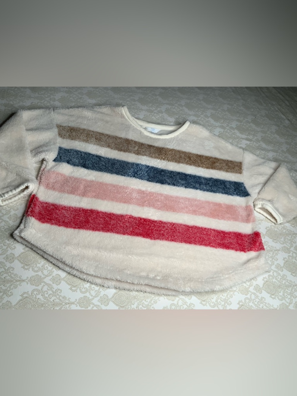 Time and Tru Women’s Medium Rainbow Pullover Sweater – Furry & Warm
